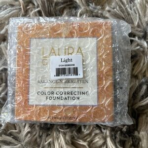 Laura Geller Color Correcting Foundation and Retractable Kabuki Brush (SET)